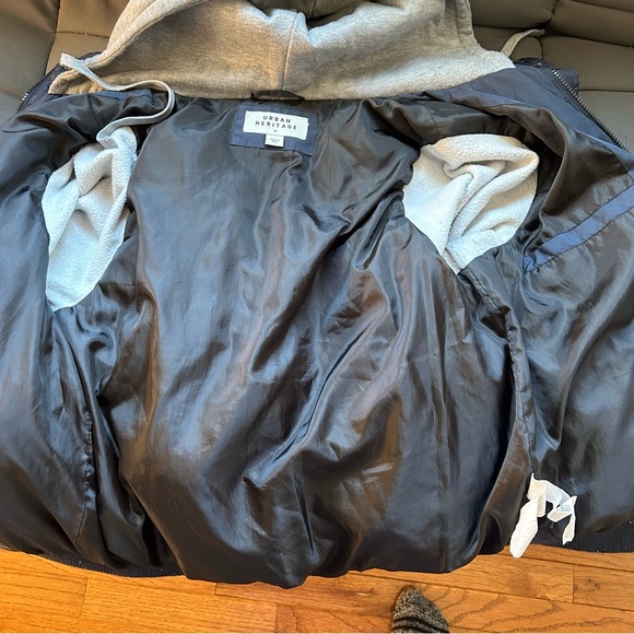 Urban Heritage Navy Puffer Jacket with Gray knit sleeve and hood , size M - Picture 10 of 10